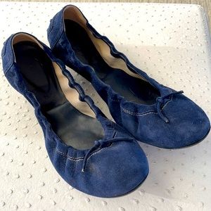 Tod’s blue suede ballet flat size 10.